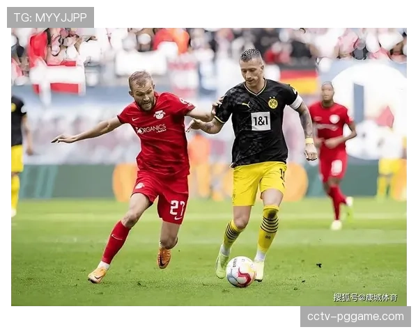 关键瞬间:莱比锡前锋奥蓬达一次冲刺30米完成回追抢断,赢得主场掌声